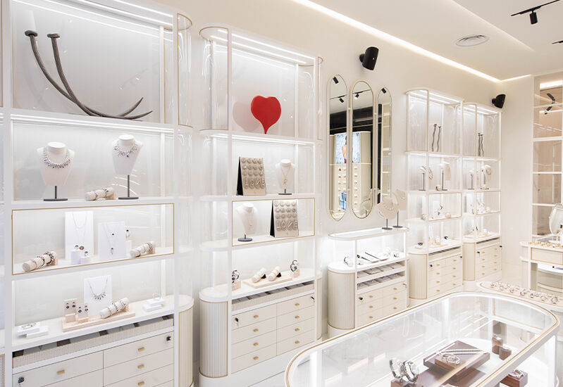 Uno new arrivals jewelry shop