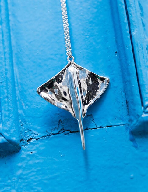 Collares