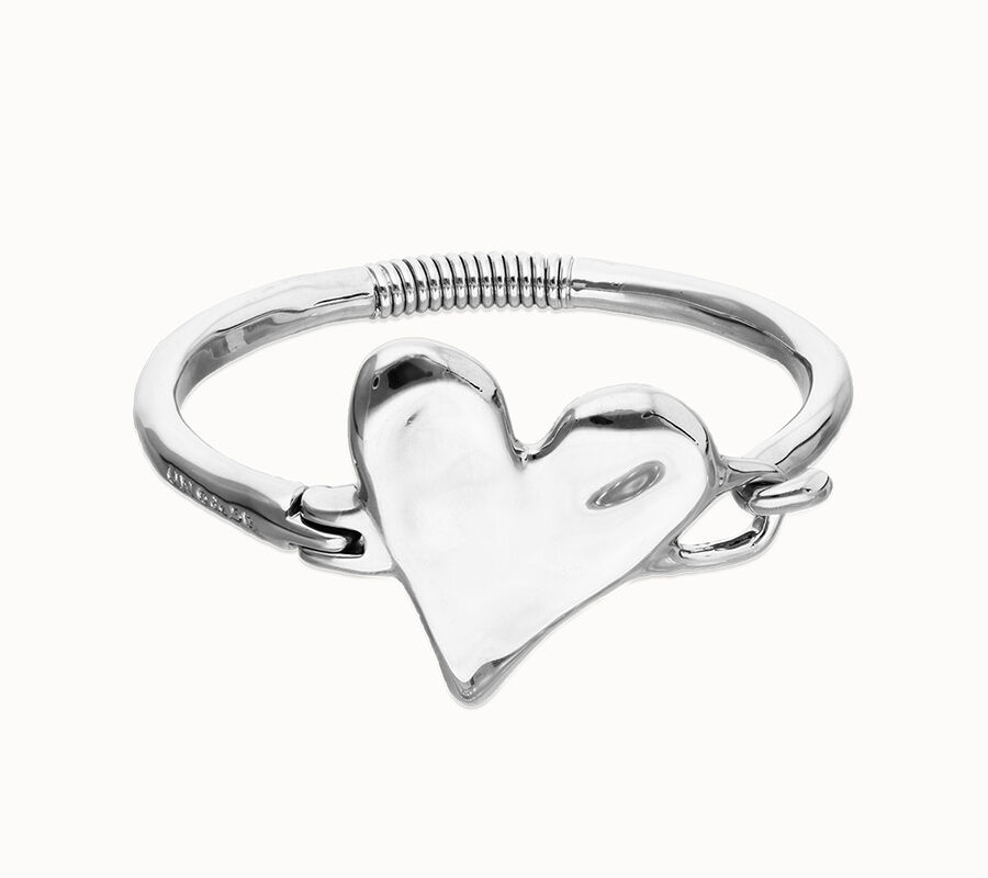 Pulsera semirr&iacute;gida ba&ntilde;ada en plata de ley con detalle de coraz&oacute;n