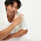 ring with three central beads
