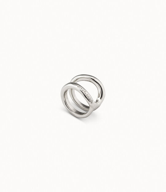 Anillo curvilíneo bañado en plata de ley