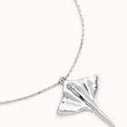 Short chain pendant necklace with manta ray