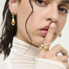 Ring with irregular rounded shapes