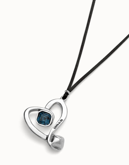 Long pendant and central heart with blue crystal