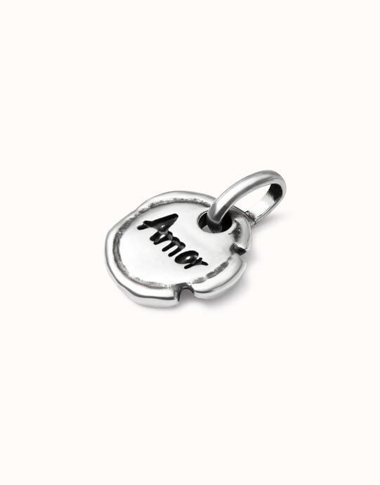 Charm with the word &ldquo;love&rdquo;