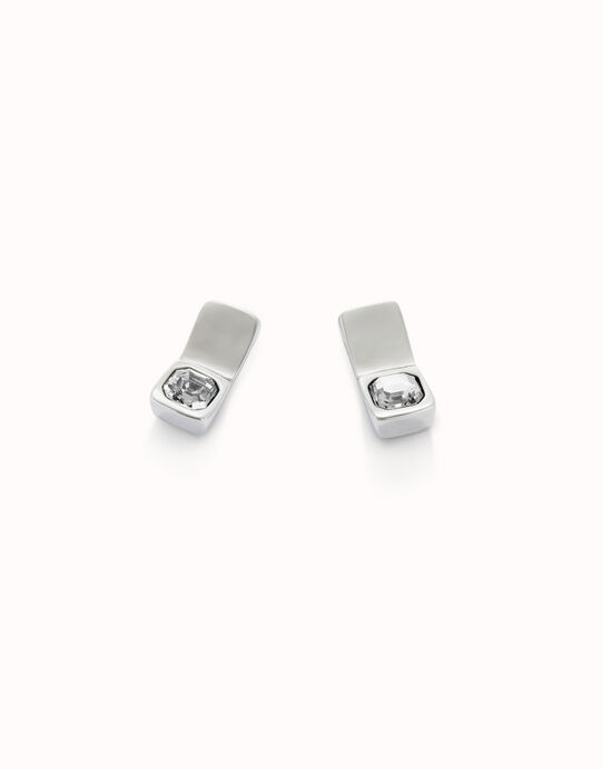 Pendientes ba&ntilde;ados en plata de ley con forma rectangular y cristal blanco