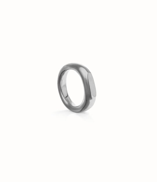 Anillo geométrico bañado en plata de ley