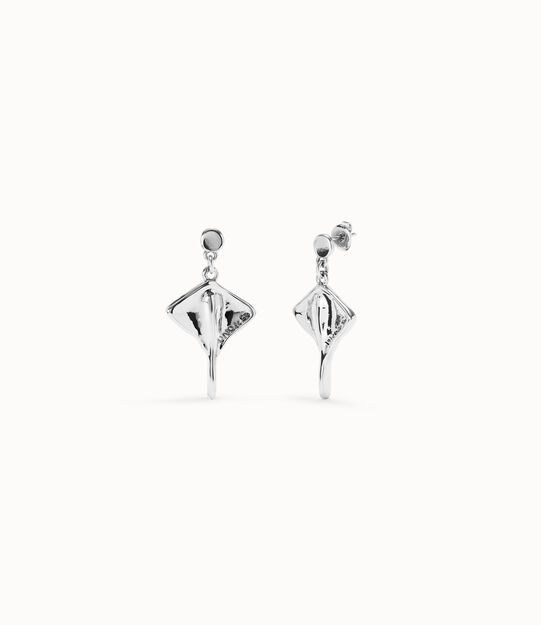 Short sterling silver-plated manta ray-shaped earrings