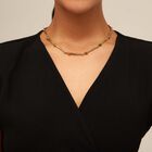 Short necklace with nail-shaped pieces