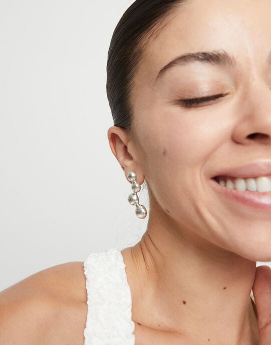 Aretes ba&ntilde;ada en plata de ley y cuatro bolas en forma de burbujas, Plateado, large