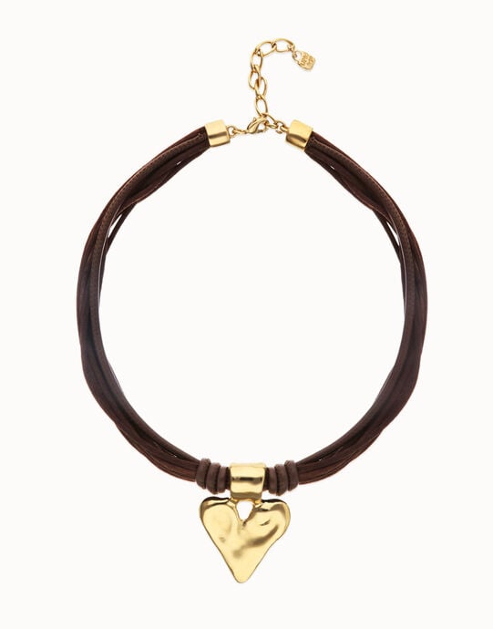 Collar hilo de seda y cuero con detalle de coraz&oacute;n ba&ntilde;ado en oro 18k