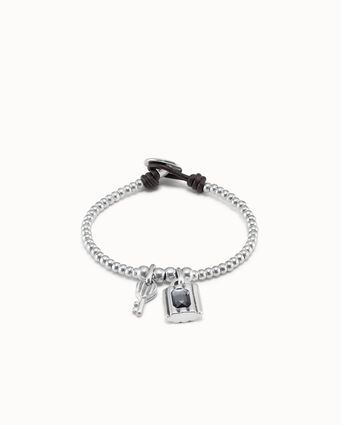 Pulsera bañada en plata de ley con charms centrales de candado y llave