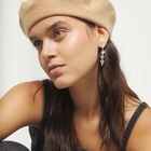 Drop earrings with chained hearts