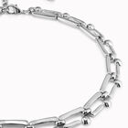 Collar corto ba&ntilde;ado en plata de ley con eslabones rectangulares con forma de clavo
