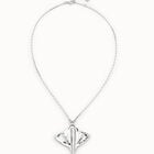 Short chain pendant necklace with manta ray