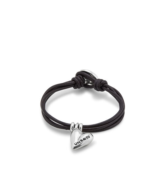 Pulsera con 4 tiras de cuero con cierre botón y charm de corazón bañado en plata de ley