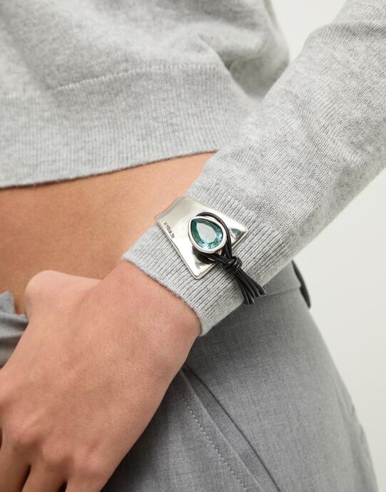 Silver semi-rigid bracelet with leather and a green drop-shaped faceted crystal, Silver, large