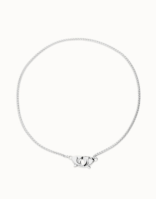 Collar ba&ntilde;ado en plata con mosquet&oacute;n entrelazado