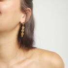 Drop earrings with chained hearts
