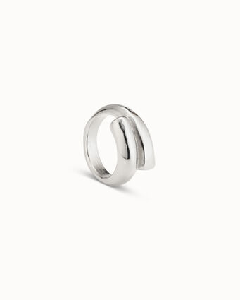 Sterling silver-plated tubular shaped ring closed in the middle