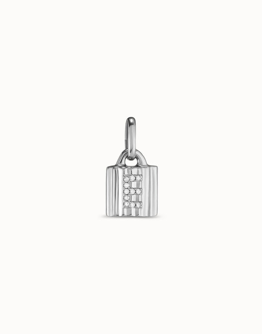Charm candado ba&ntilde;ado en plata de ley con letra de topacios E
