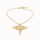 Short chain pendant necklace with manta ray