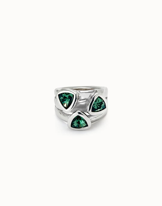 Anillo triangular ba&ntilde;ado en plata de ley cristales verdes