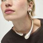 Necklace with irregular drops