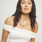 Bead necklace with contrasting accents