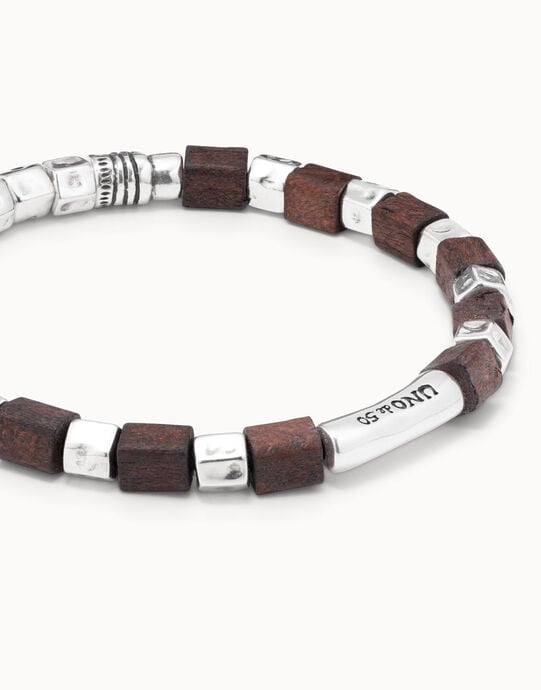 Pulsera de cuero con piezas ba&ntilde;adas en plata de ley y cuentas de madera, , large