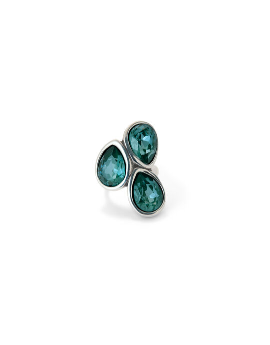 Ring with three green drop-shaped faceted crystals
