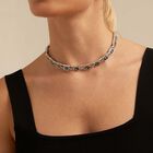 Short necklace with crystals
