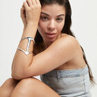 Cuff bracelet with manta ray structure