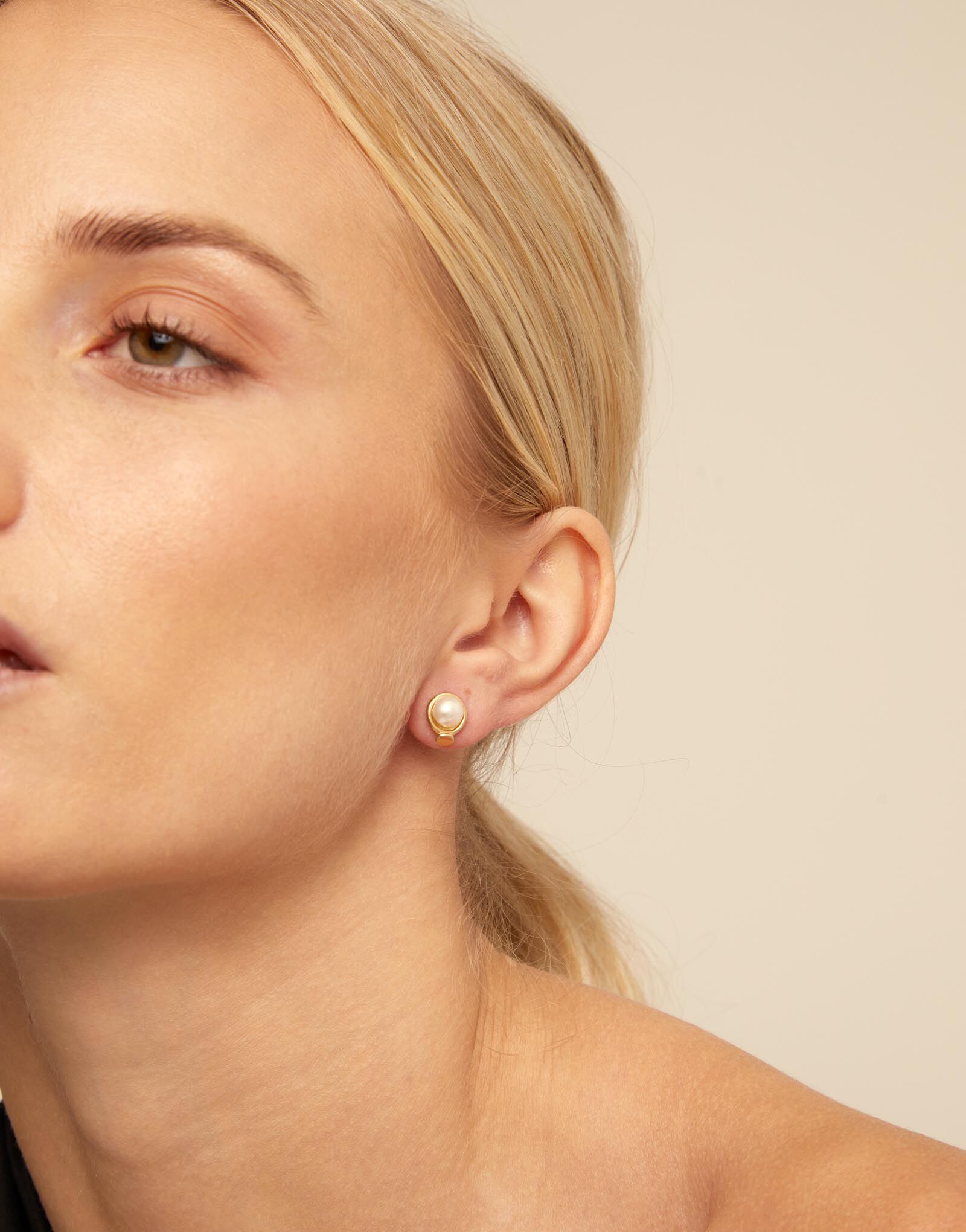 Single Earrings for Women - Stud & Hoop Style | UNOde50 United States
