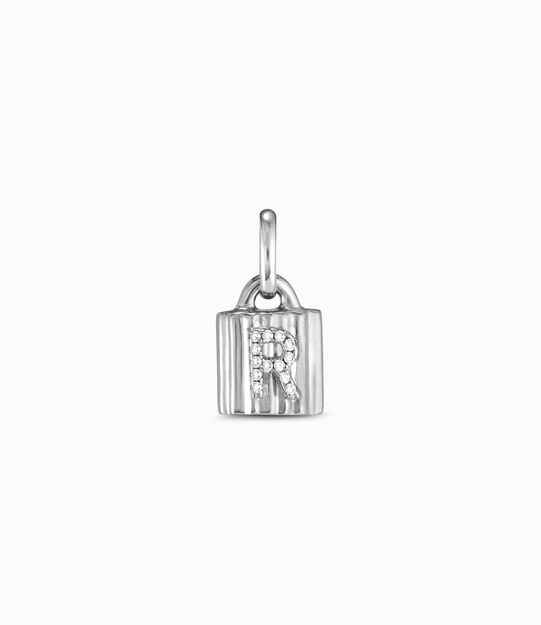 Charm candado bañado en plata de ley con letra de topacios R