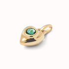 Charm ba&ntilde;ado en oro 18k con cristal verde