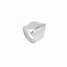 Ring with the shape of a manta ray
