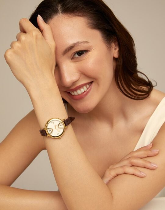 Reloj ba&ntilde;ado en oro 18k con correa de cuero negra, esfera redonda con interior en color blanco, Dorado, large
