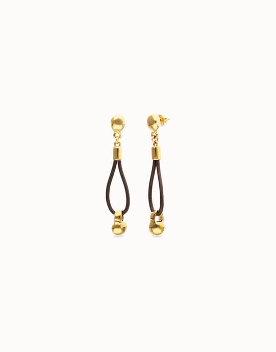 Pendientes de cuero largo con detalle de esfera ba&ntilde;ado en oro 18k