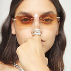 Ring with three intertwined organic shapes