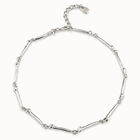 Collar ba&ntilde;ado en plata de ley con piezas en forma de clavo.