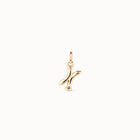 Charm ba&ntilde;ado en oro de 18k de letra X mediana