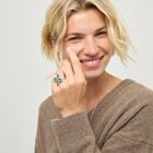 Ring with four green drop-shaped faceted crystals