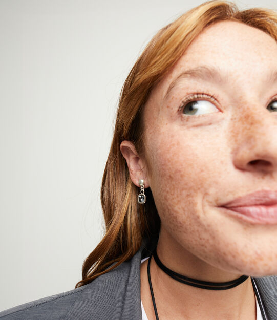 Boucles d&rsquo;oreille plaqu&eacute;es argent avec cristal noir, Argent, large