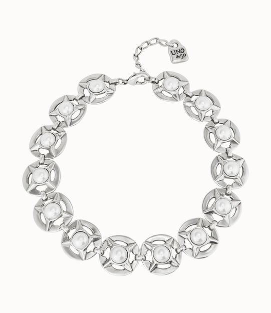 Short necklace with pearls
