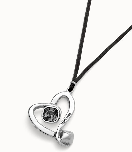 Colgante largo de cordón efecto seda  y corazón central con cristal negro