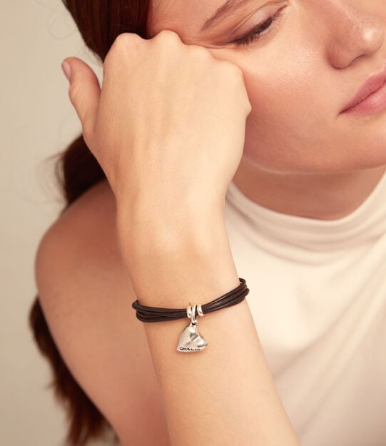 Bracelet avec 4 lani&egrave;res de cuir avec fermeture &agrave; bouton et charme en forme de c&oelig;ur plaqu&eacute; argent, Argent, large