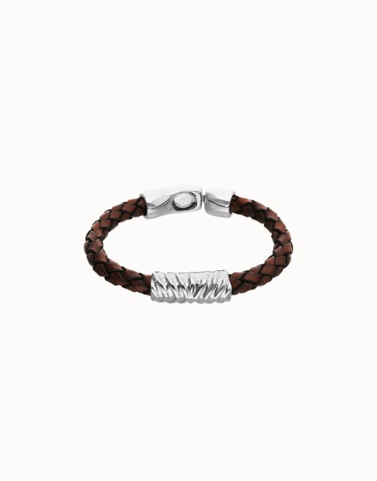 Pulsera de cuero trenzado marr&oacute;n y detalle ba&ntilde;ado en plata de ley