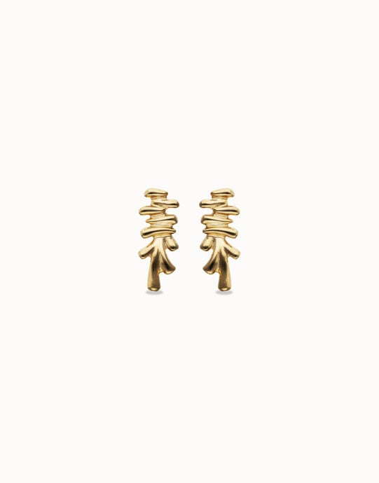 Aretes alargados ba&ntilde;ados en oro 18k y forma irregular