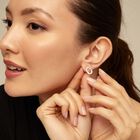Oval link shape stud earrings